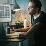 Топ-10 самых популярных сайтов фриланса: сравнение и анализ unsplash_699.jpg