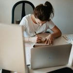 Как выбрать копирайтера: платформы, критерии и почему XDBay — лучший выбор для безопасного сотрудничества unsplash_956.jpg
